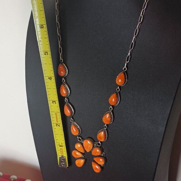 Southwest Native Style Sterling Silver Orange Spiny Oyster Shell Naja Necklace - Picture 4 of 8